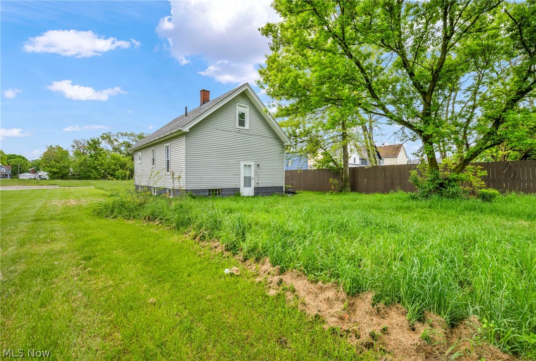 1714 Long Avenue Property Photo 4