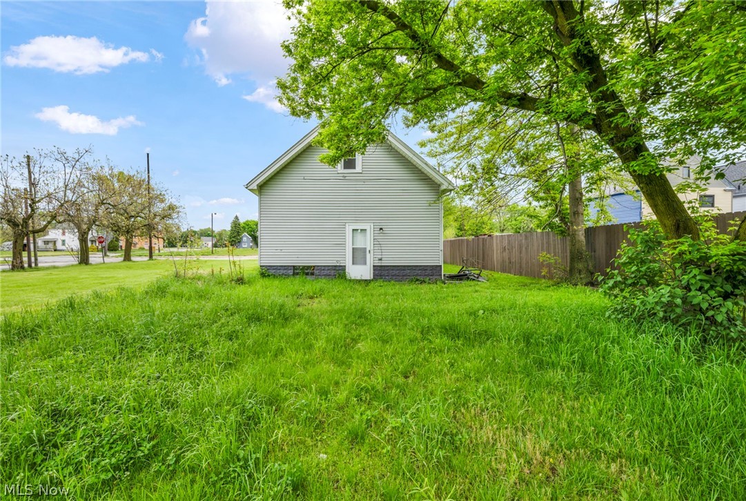 1714 Long Avenue Property Photo 6