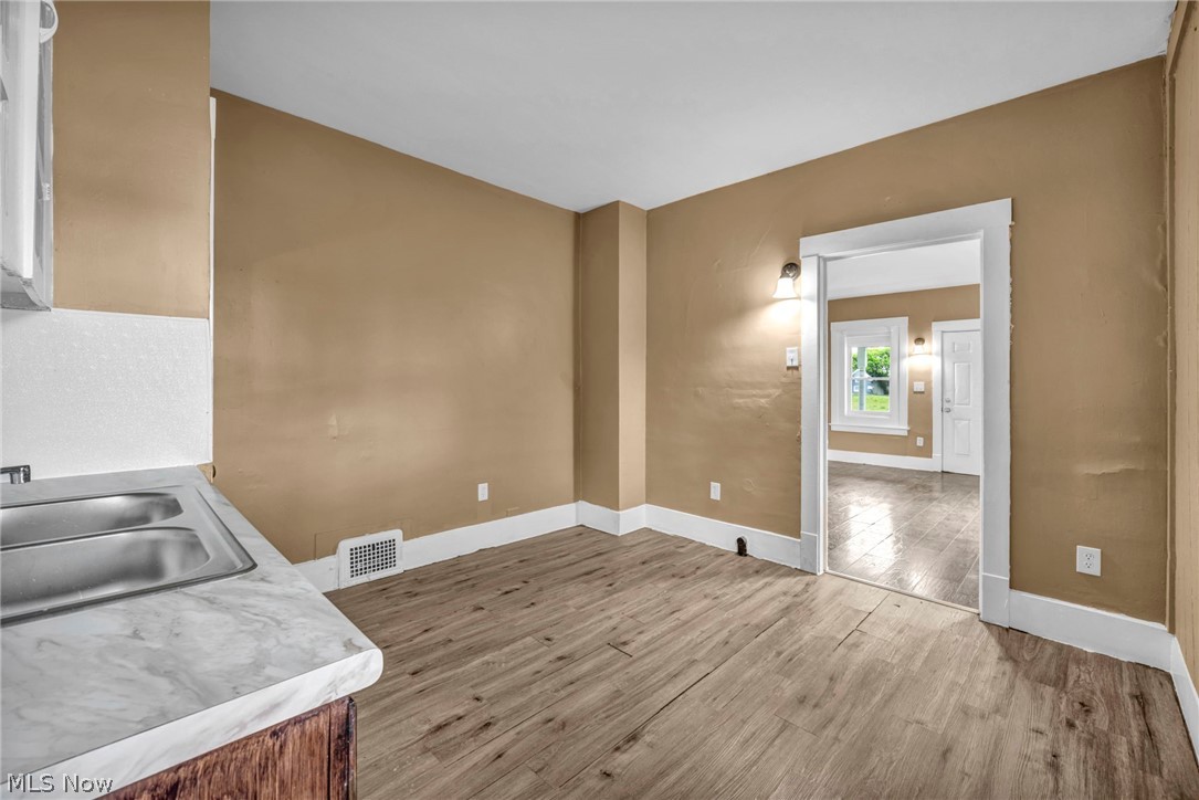 1714 Long Avenue Property Photo 8