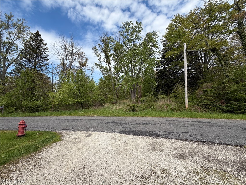 1445 Parkview Drive Property Photo 1