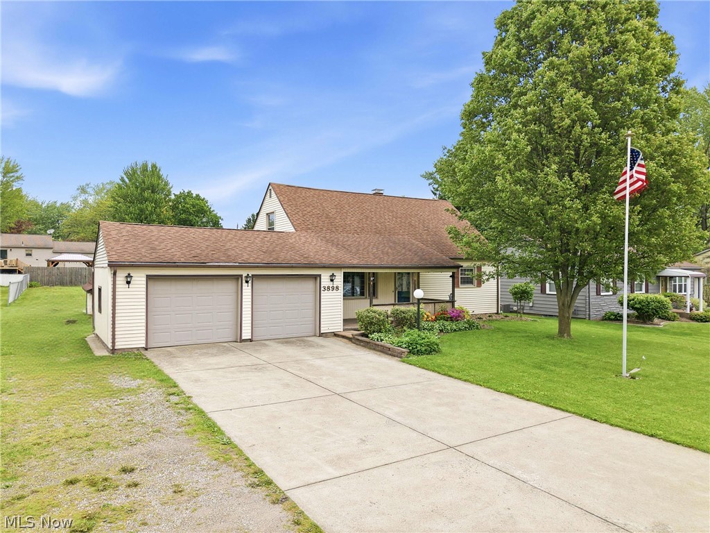 3898 New Road Property Photo 2