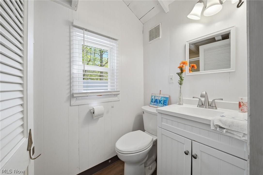 5825 Lake Road Property Photo 10