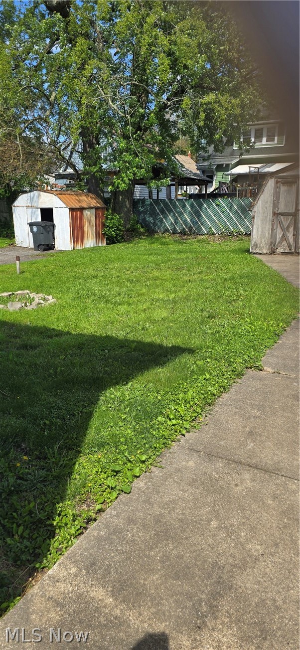 647 Columbia Avenue Property Photo 8