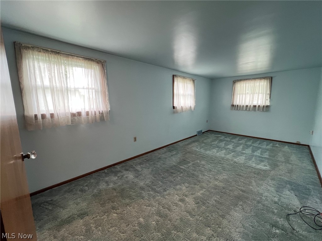 6030 Firestone Road Ne Property Photo 9