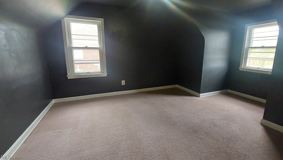 2915 Whitehaven Boulevard Property Photo 8