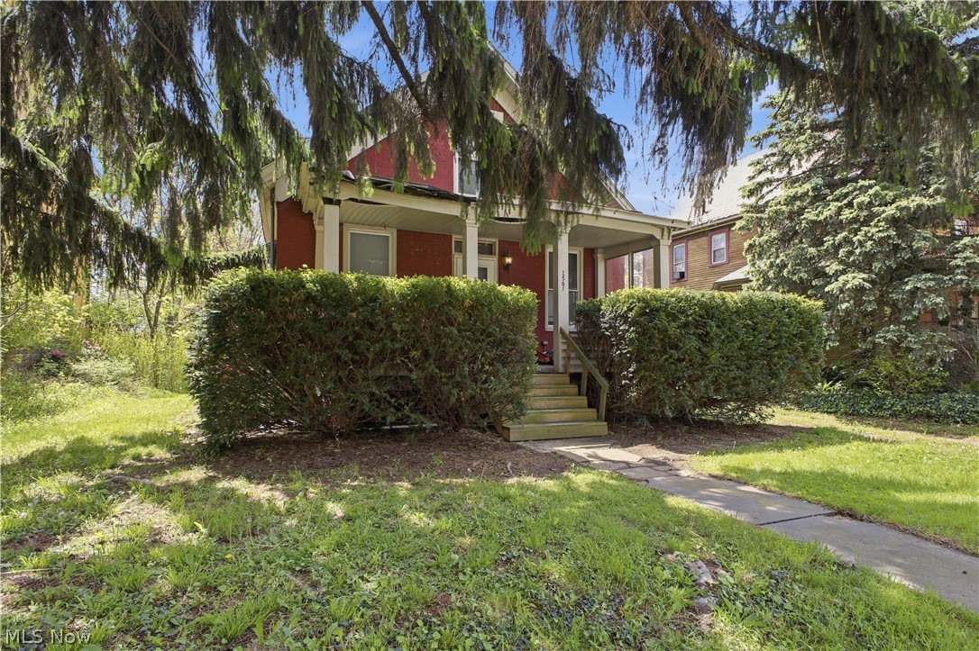 1561 E State Street Property Photo 2
