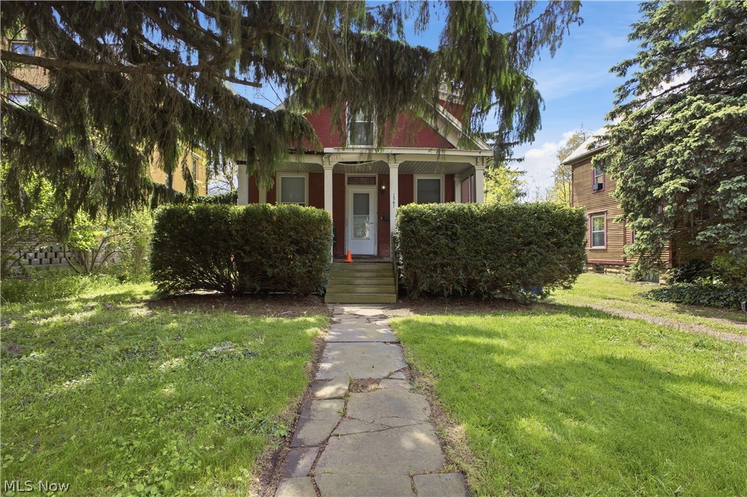 1561 E State Street Property Photo 3