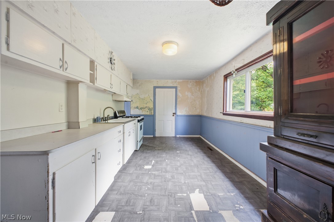 1561 E State Street Property Photo 11