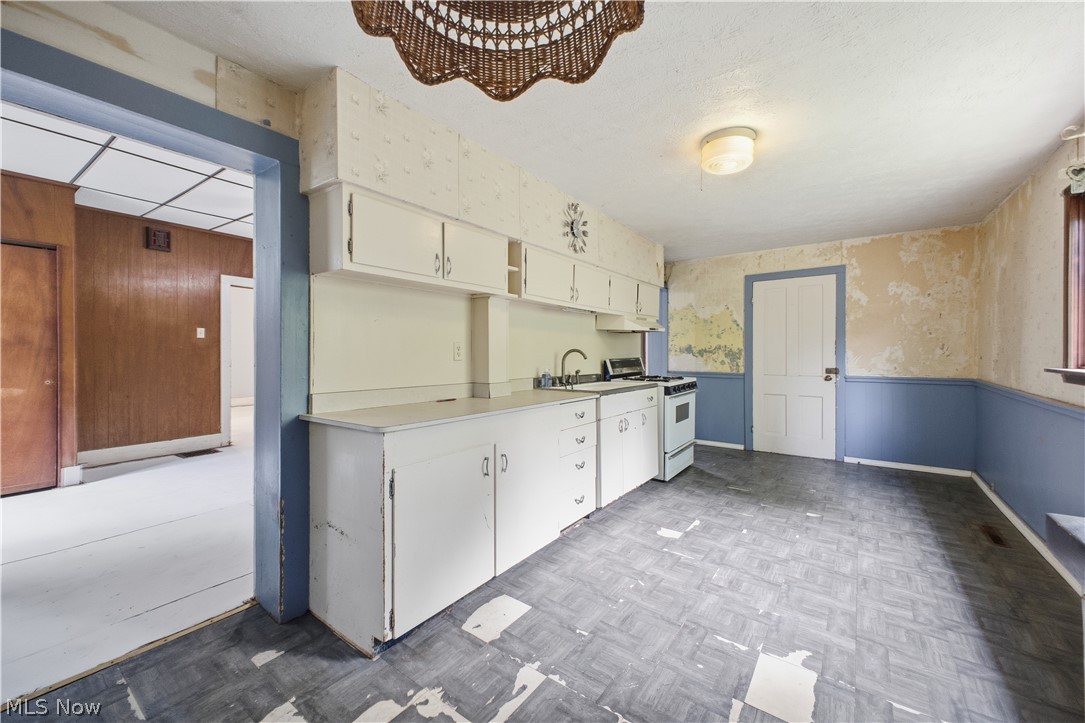 1561 E State Street Property Photo 12