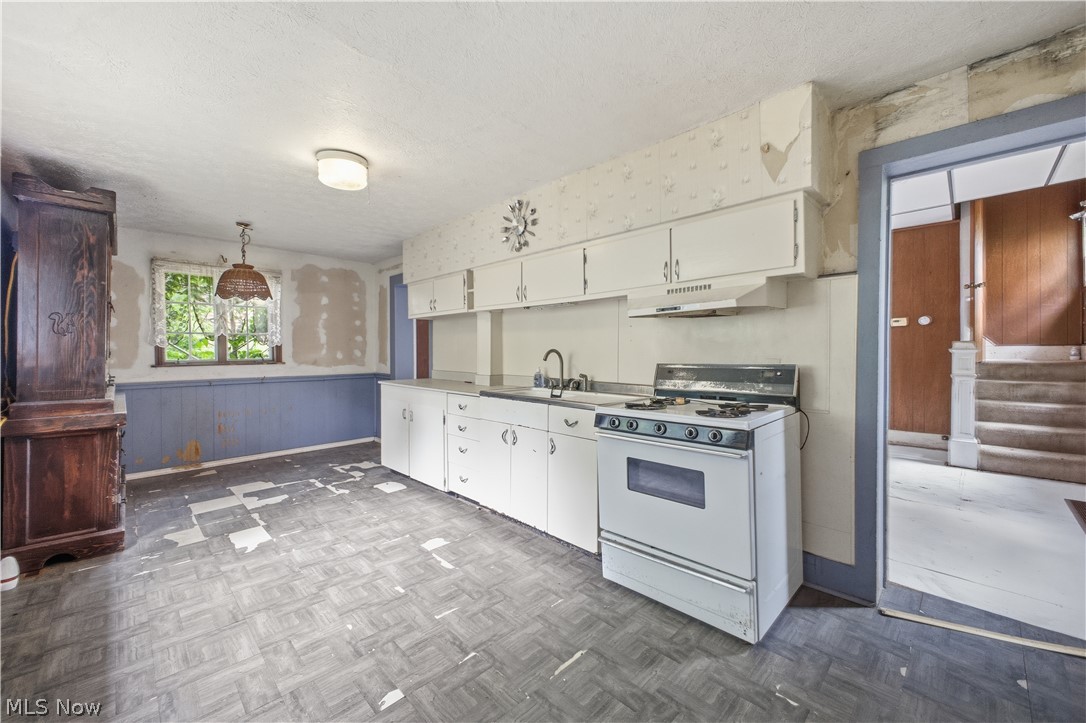 1561 E State Street Property Photo 13