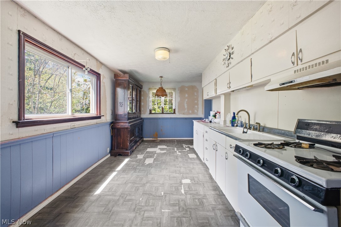 1561 E State Street Property Photo 14