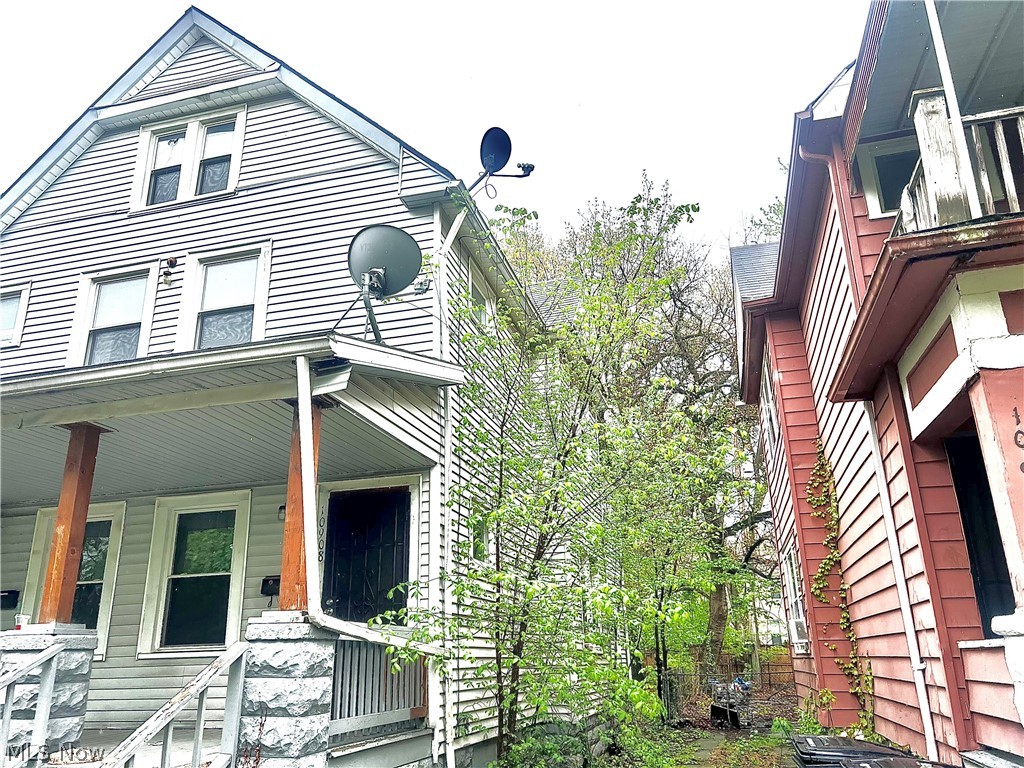10908 Tacoma Avenue Property Photo 2