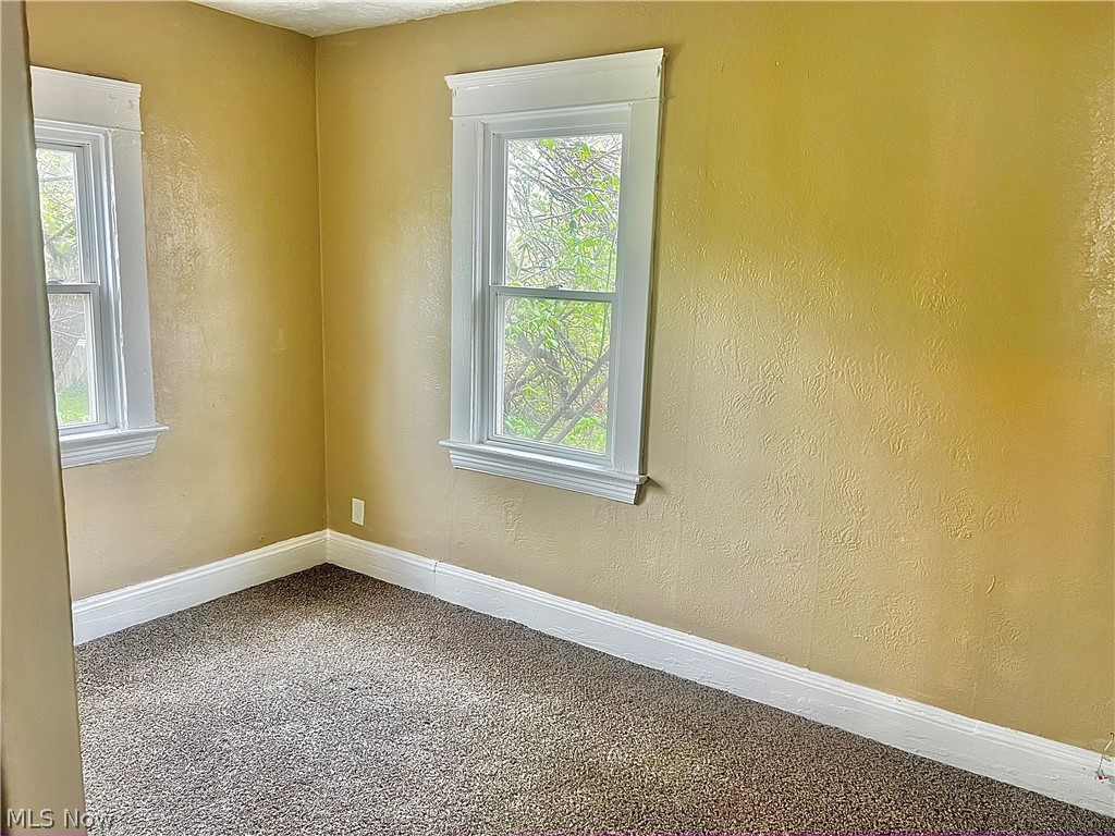 10908 Tacoma Avenue Property Photo 9