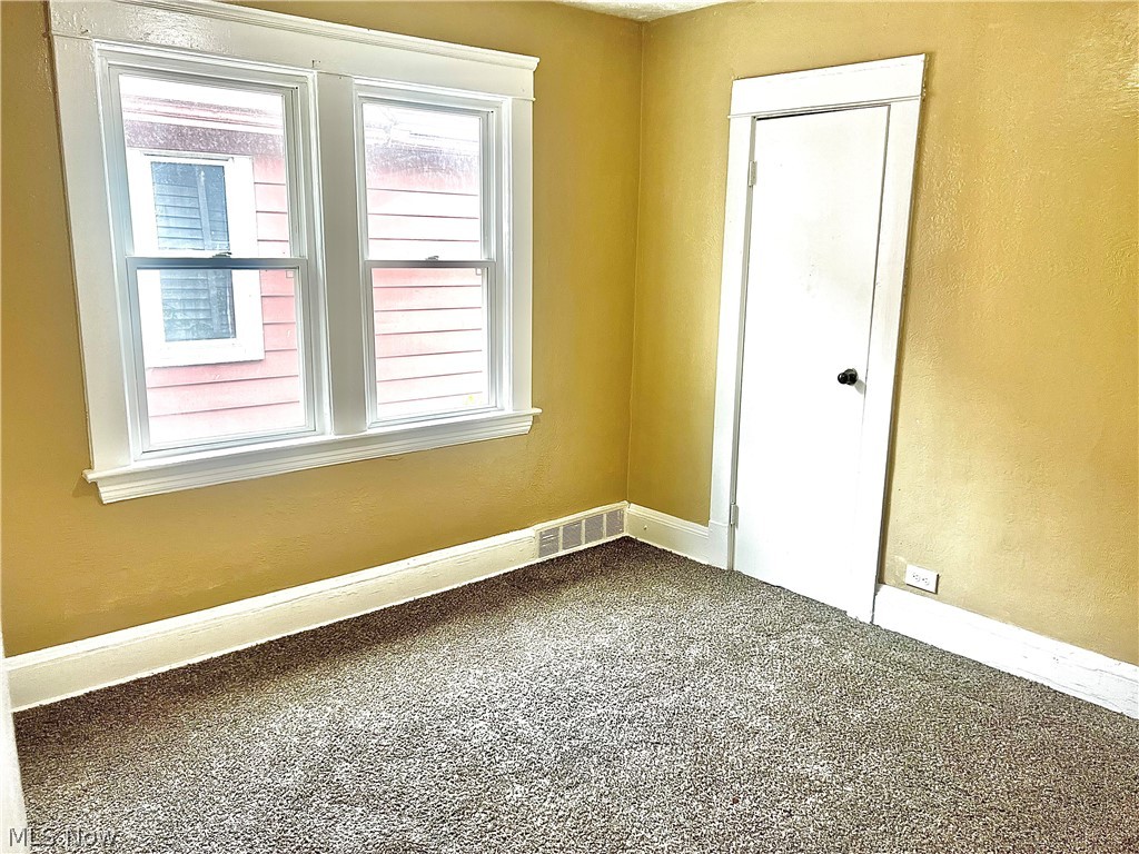 10908 Tacoma Avenue Property Photo 10