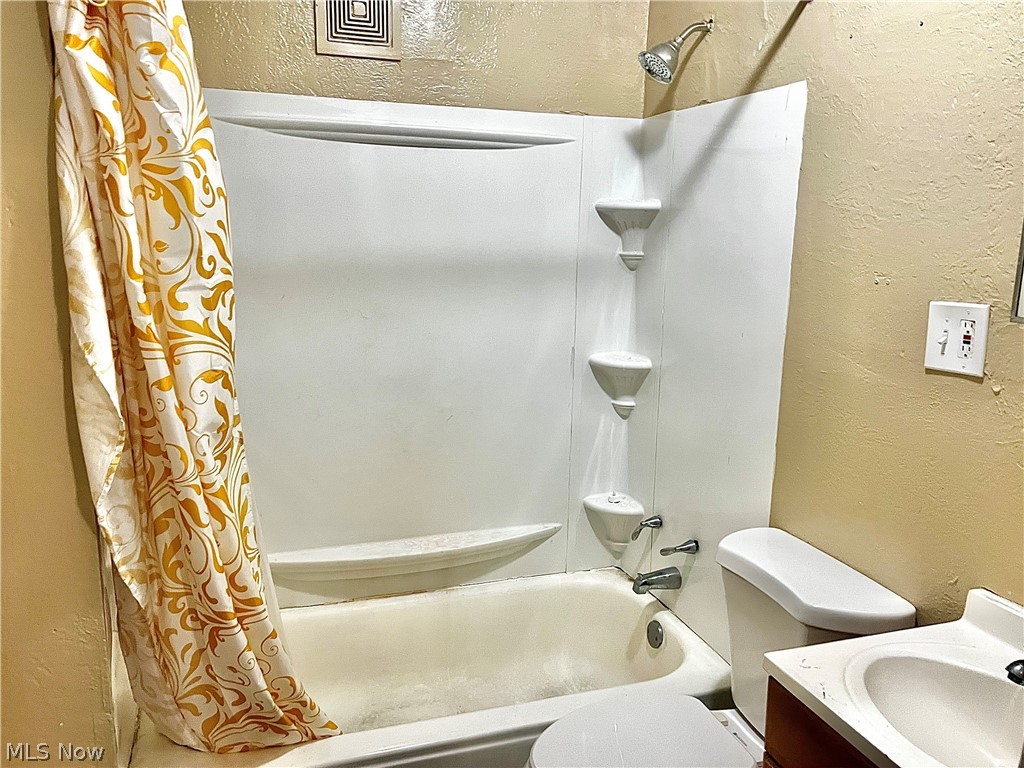 10908 Tacoma Avenue Property Photo 11
