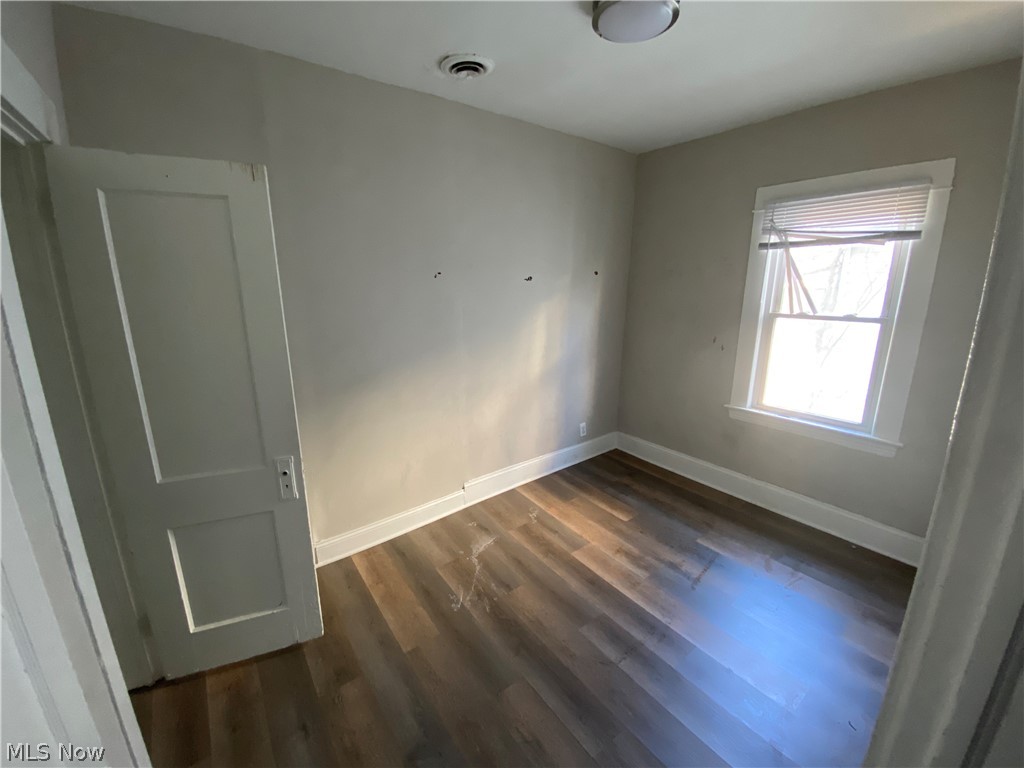 7813 Laumer Avenue Property Photo 7