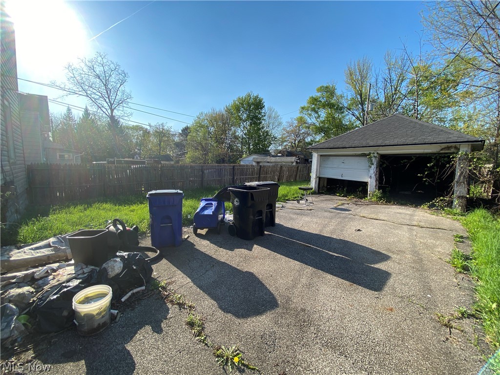 7813 Laumer Avenue Property Photo 10