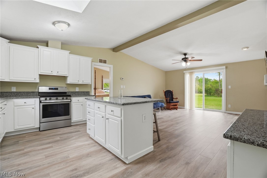 16167 Gar Highway Property Photo 8