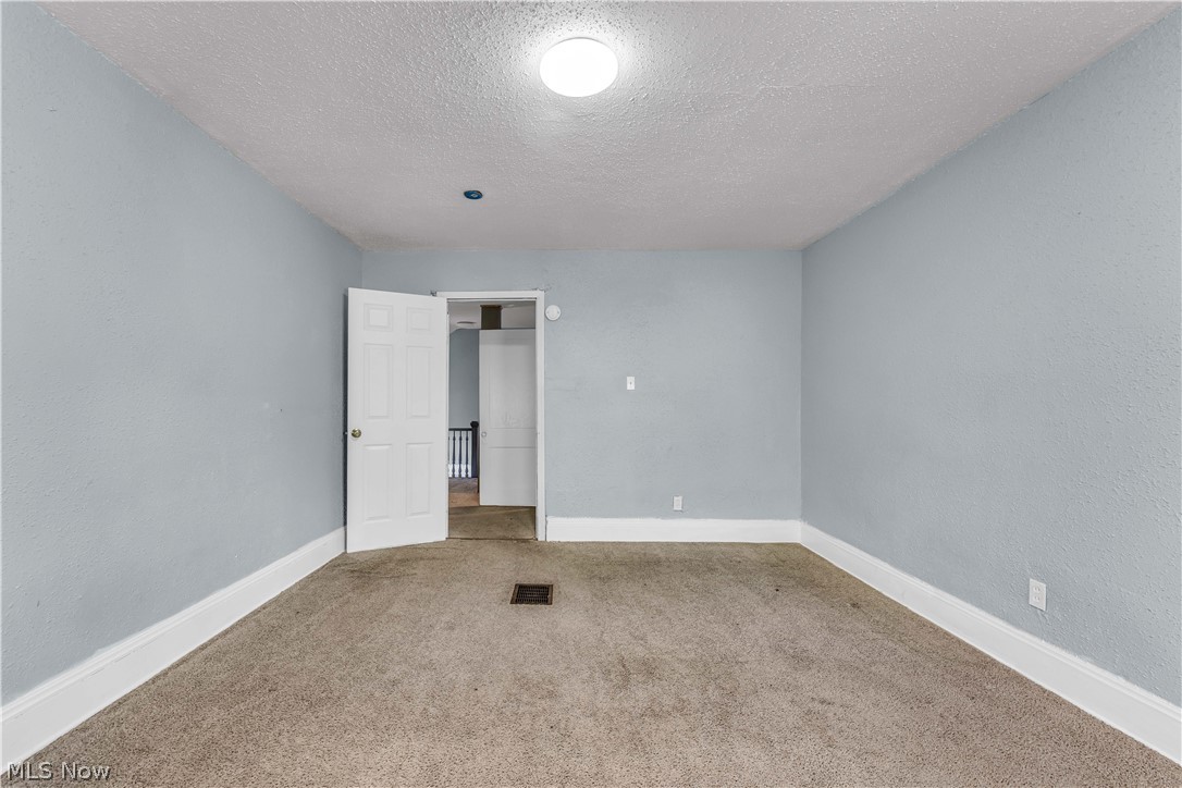 3359 E 65th Street Property Photo 17