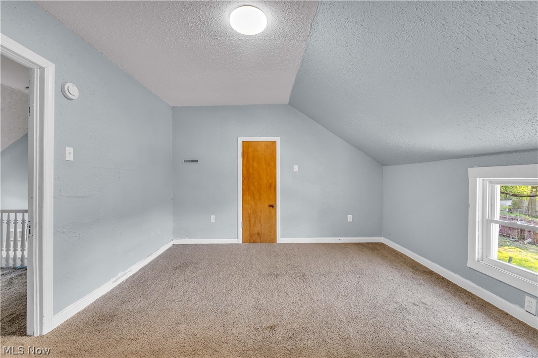 3359 E 65th Street Property Photo 20