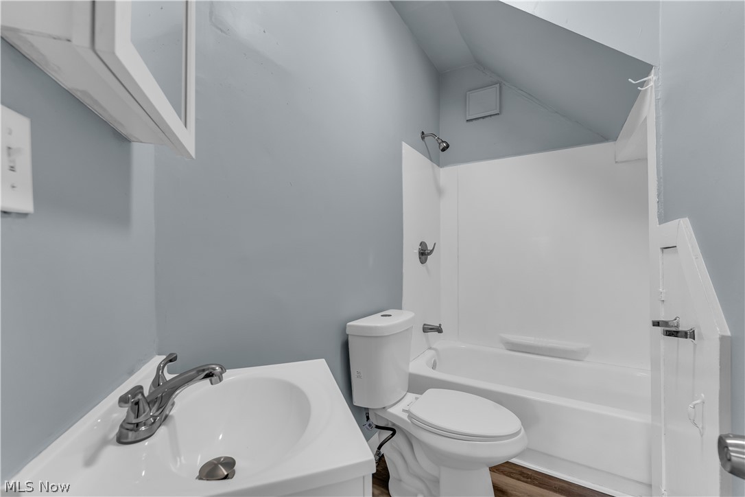 3359 E 65th Street Property Photo 26