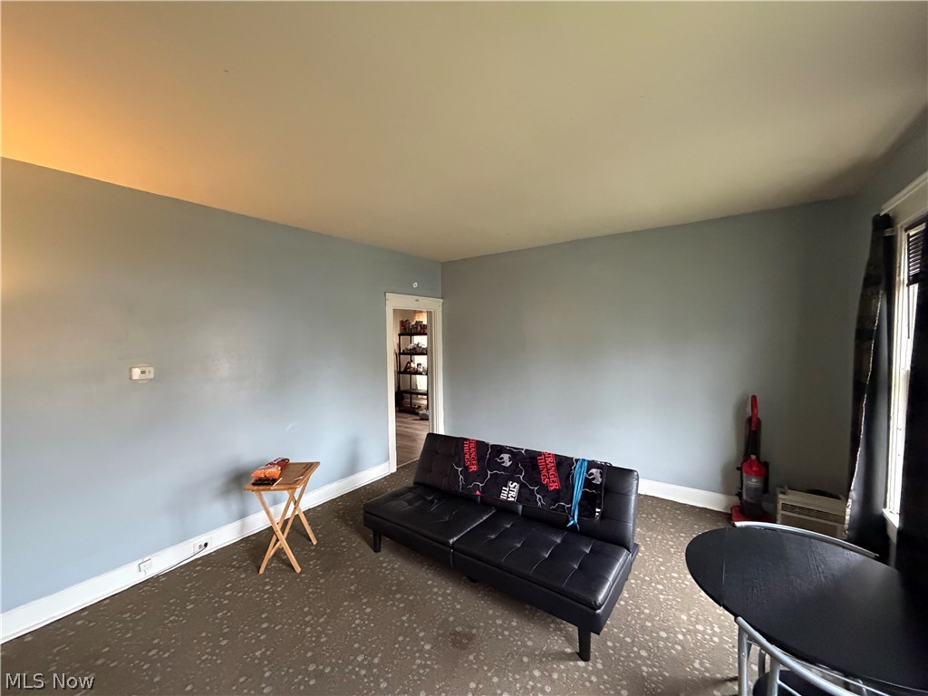 3317 W 50th Street Property Photo 6