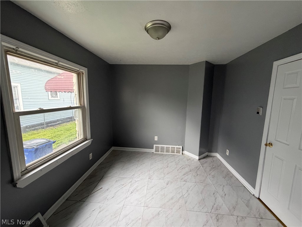 3317 W 50th Street Property Photo 29