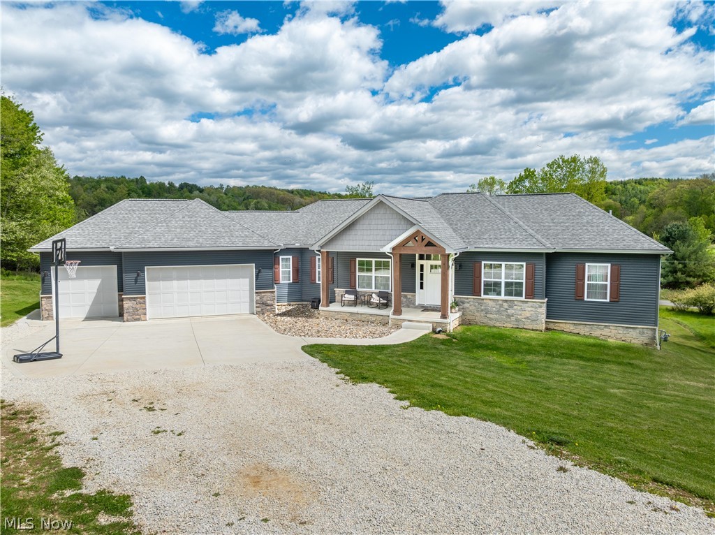 5 Choctaw Trail Property Photo 1