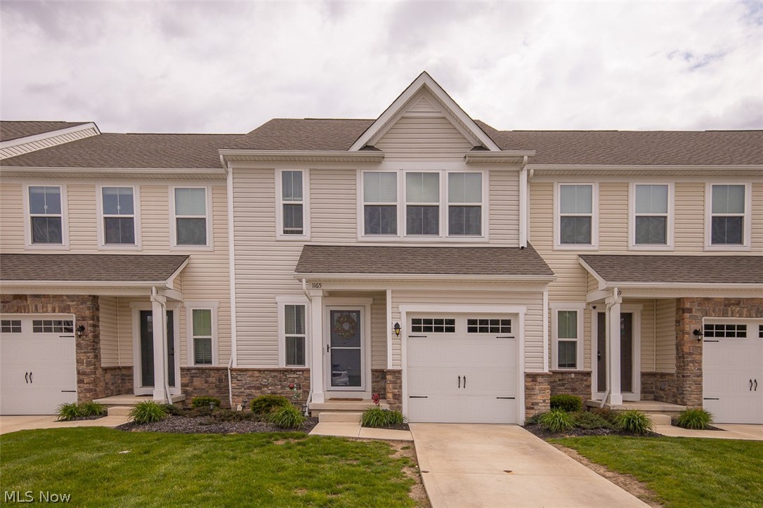 1165 Meadow Run Property Photo 2