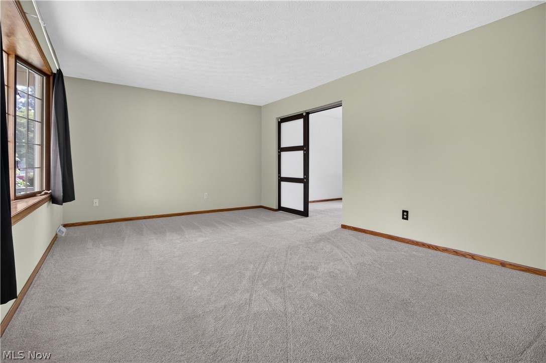 438 Hampton Drive Property Photo 9