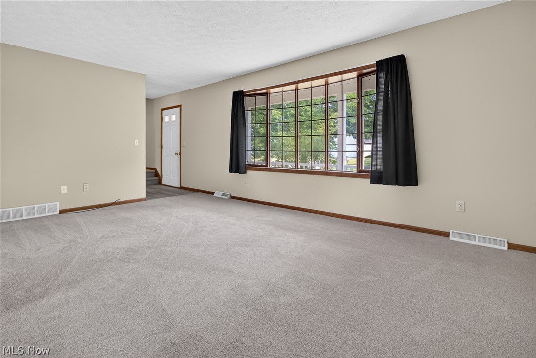 438 Hampton Drive Property Photo 11