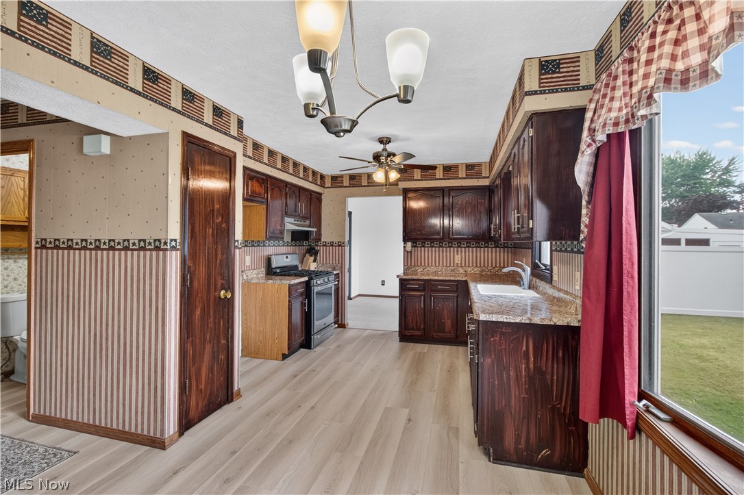 438 Hampton Drive Property Photo 15