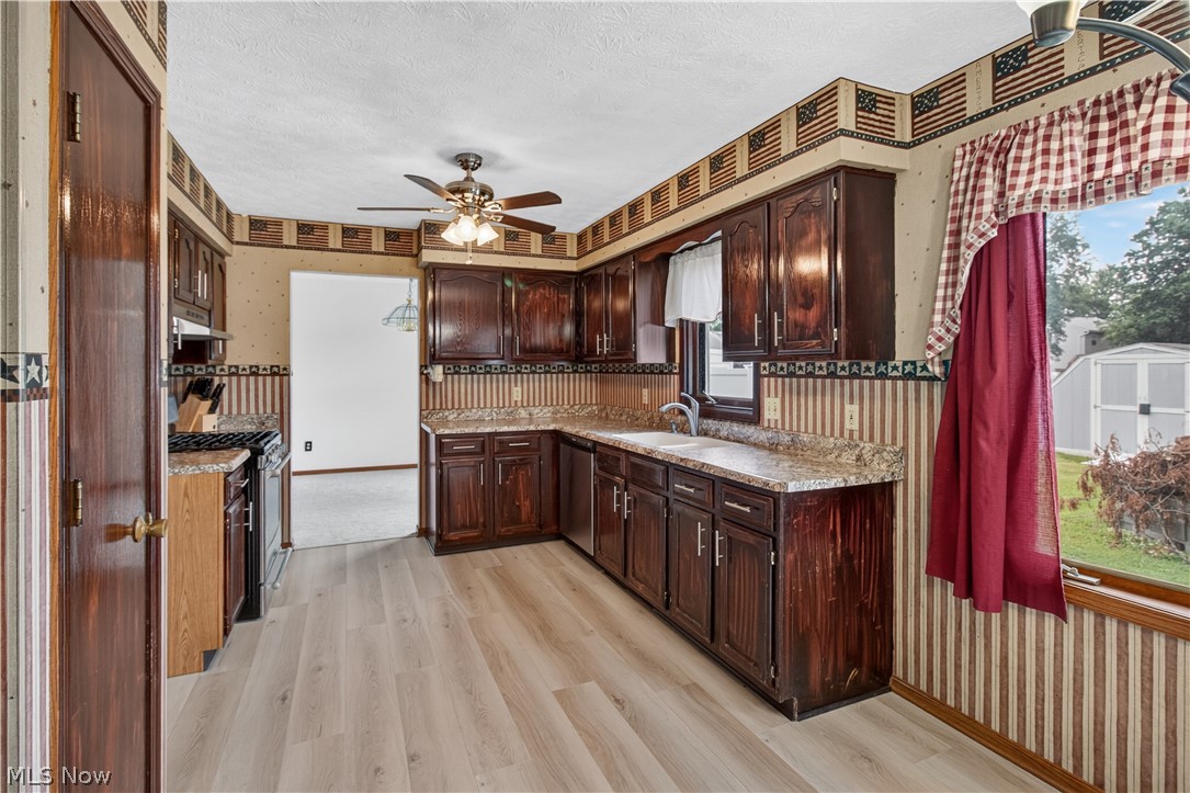 438 Hampton Drive Property Photo 16