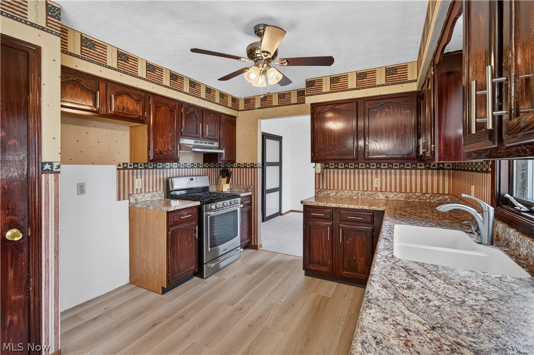 438 Hampton Drive Property Photo 17