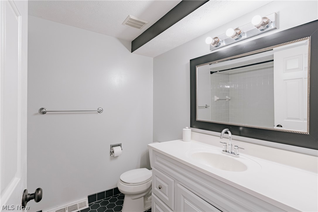 5880 Deepwood Trail Property Photo 32