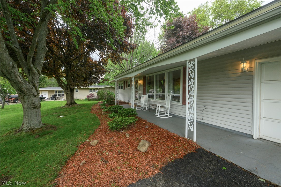 324 Lynn Circle Nw Property Photo 3