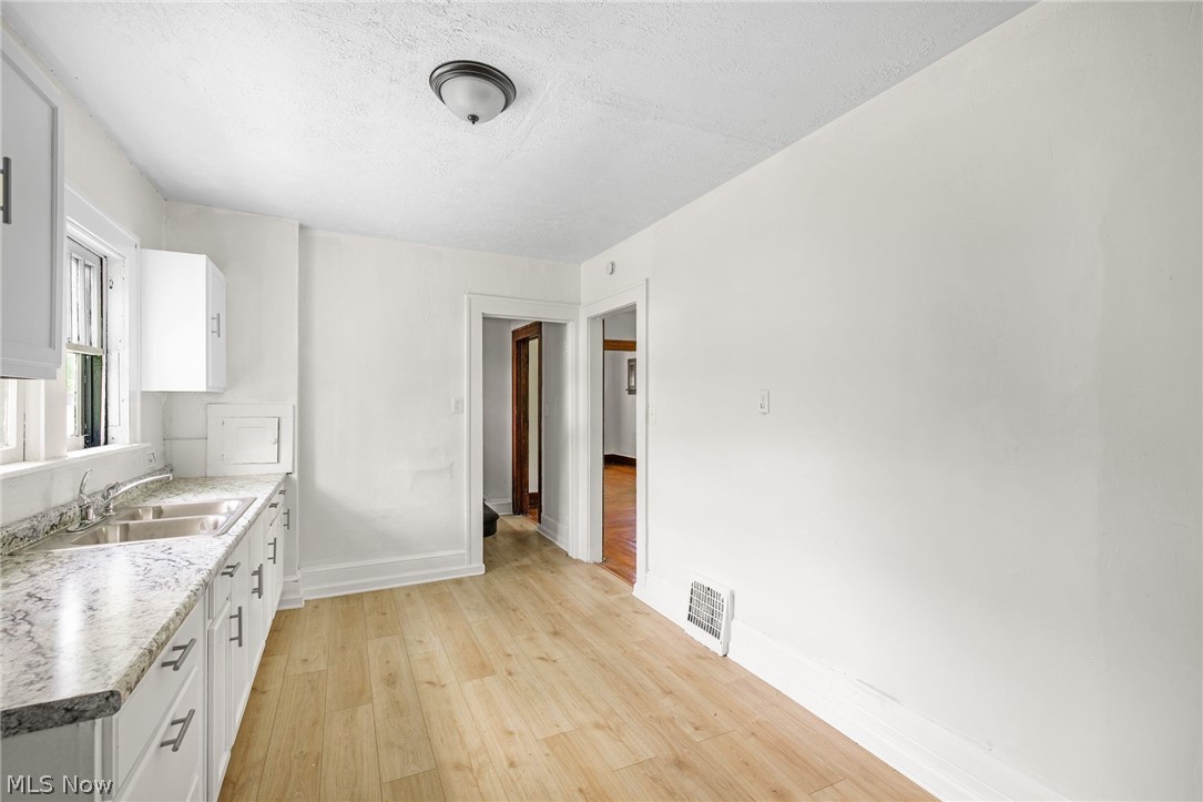1390 Curtis Street Property Photo 13
