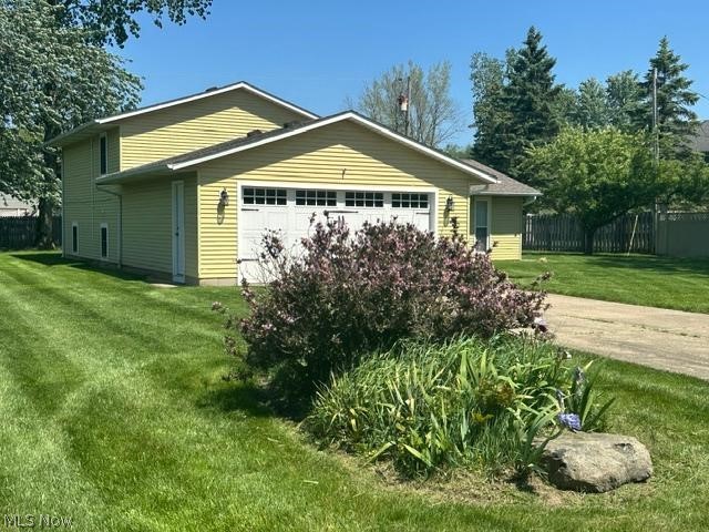 454 Oaknoll Drive Property Photo 3