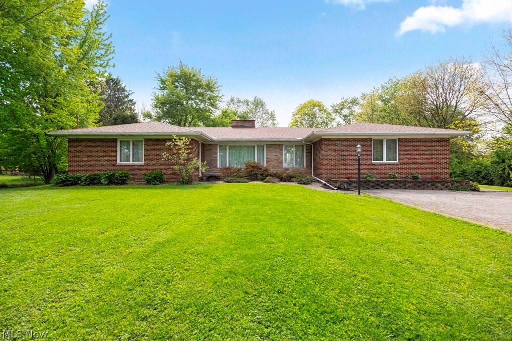 13720 Durkee Road Property Photo 1