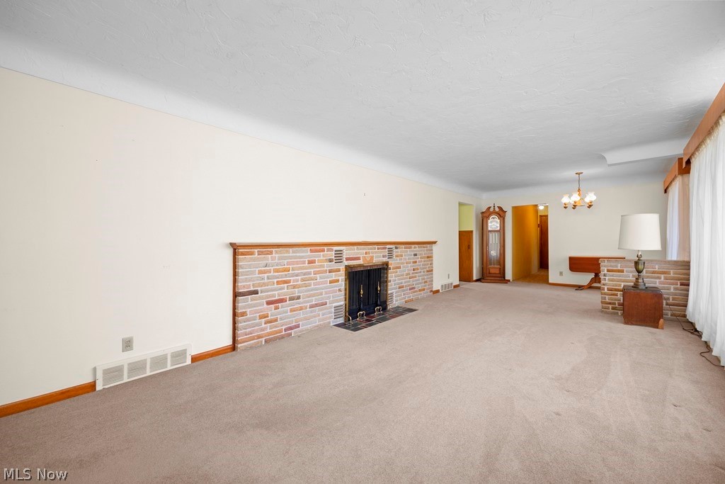 13720 Durkee Road Property Photo 5