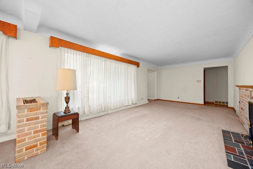 13720 Durkee Road Property Photo 8