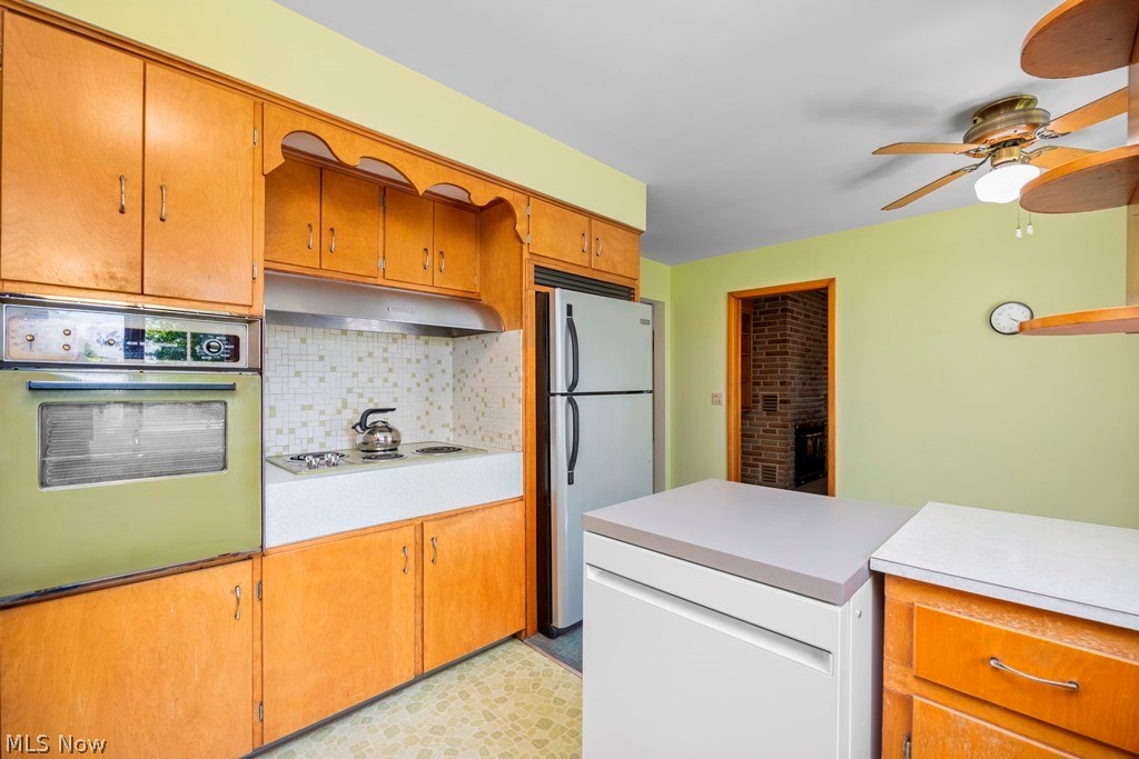 13720 Durkee Road Property Photo 15