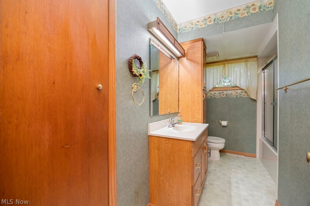 13720 Durkee Road Property Photo 36