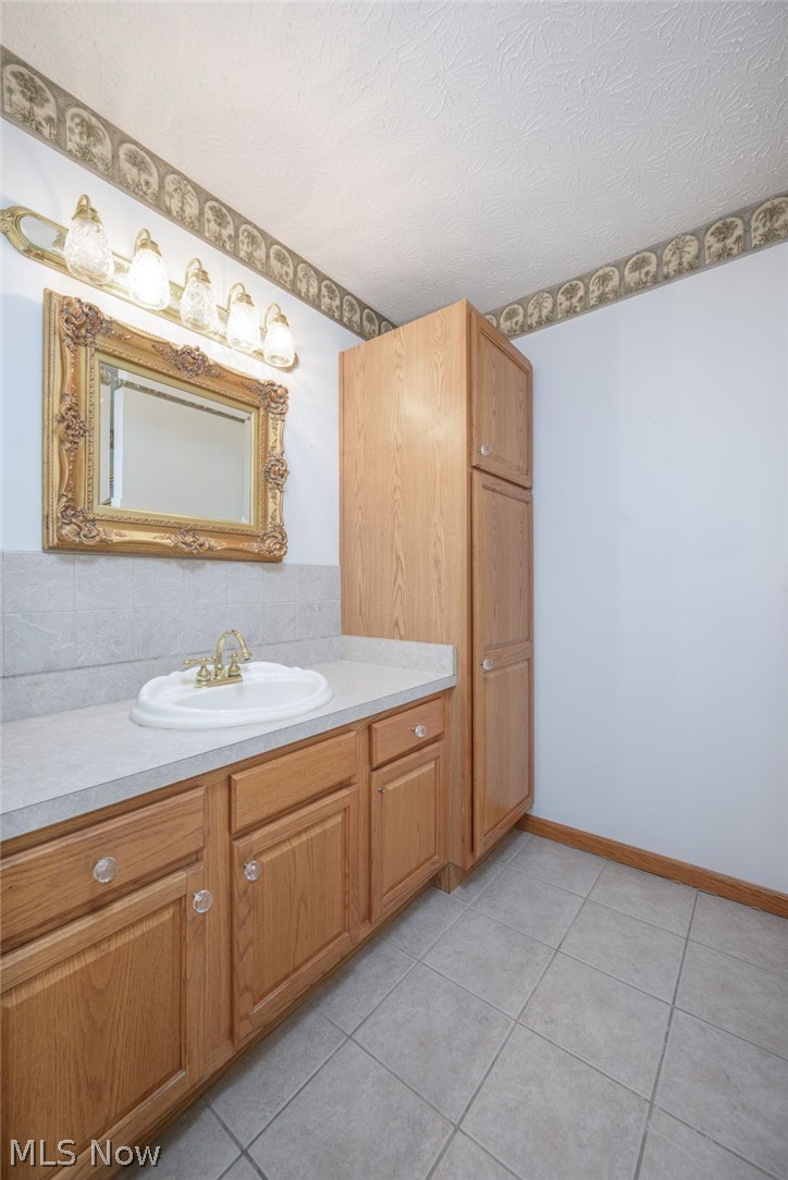 483 Owl Point Property Photo 6