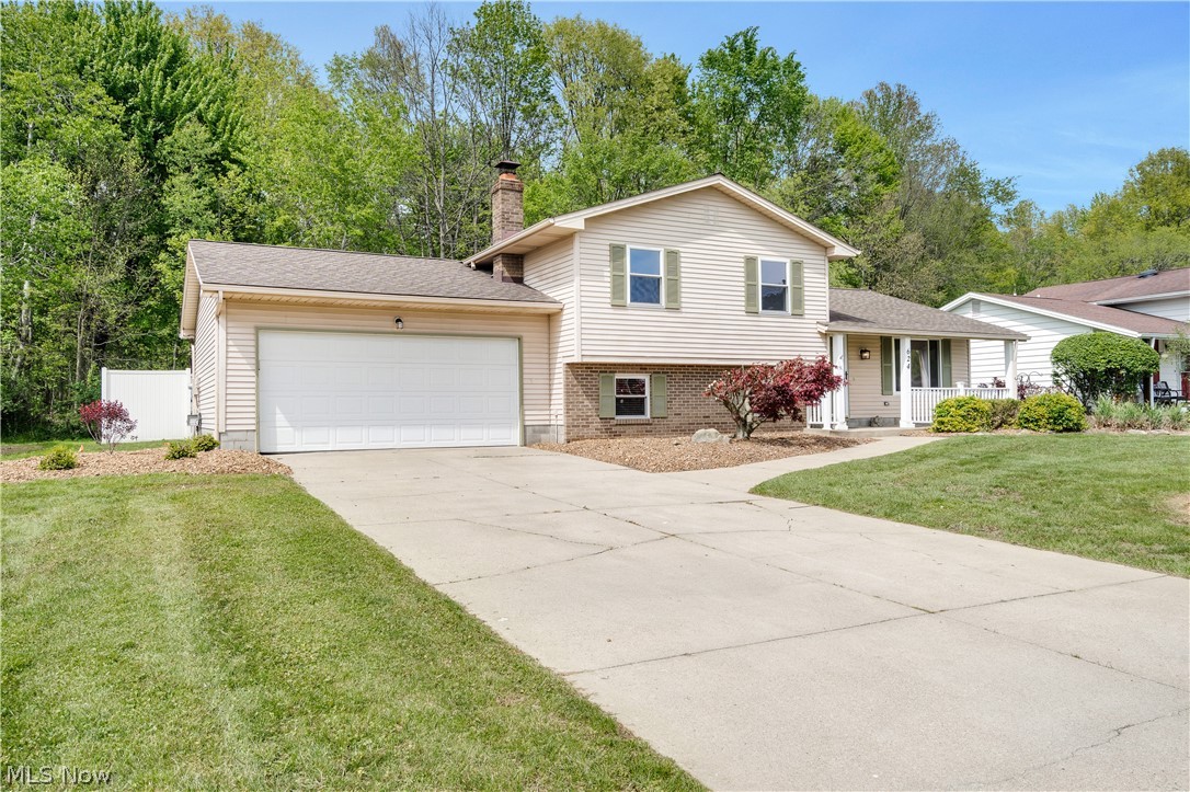 624 Angiline Drive Property Photo 4