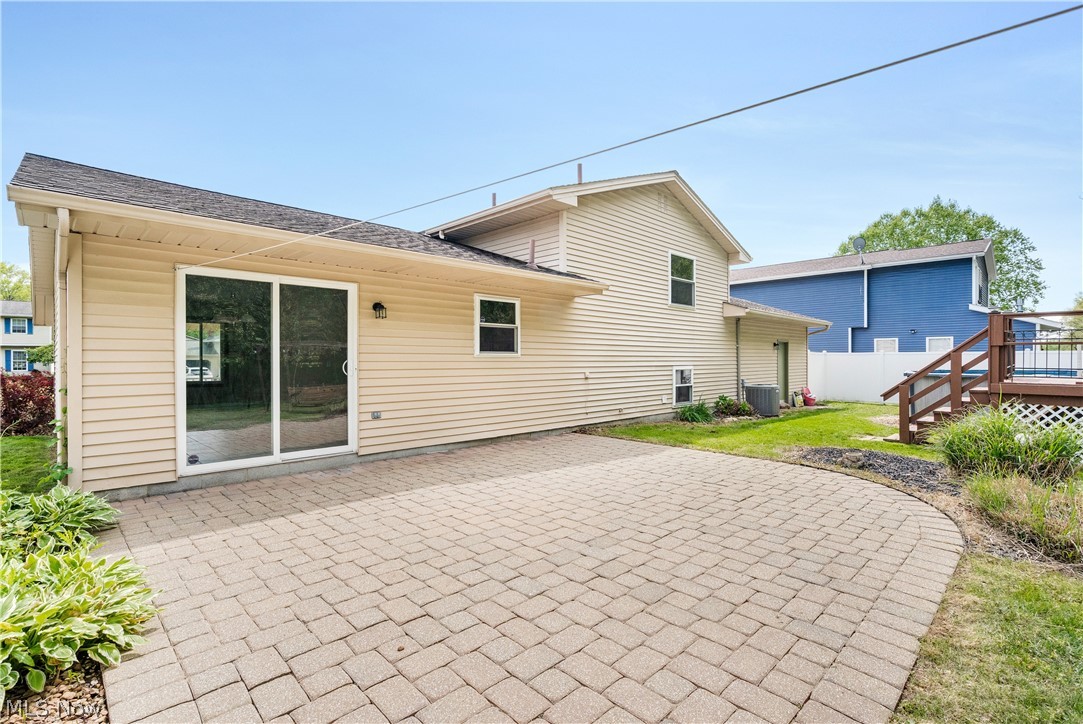 624 Angiline Drive Property Photo 8