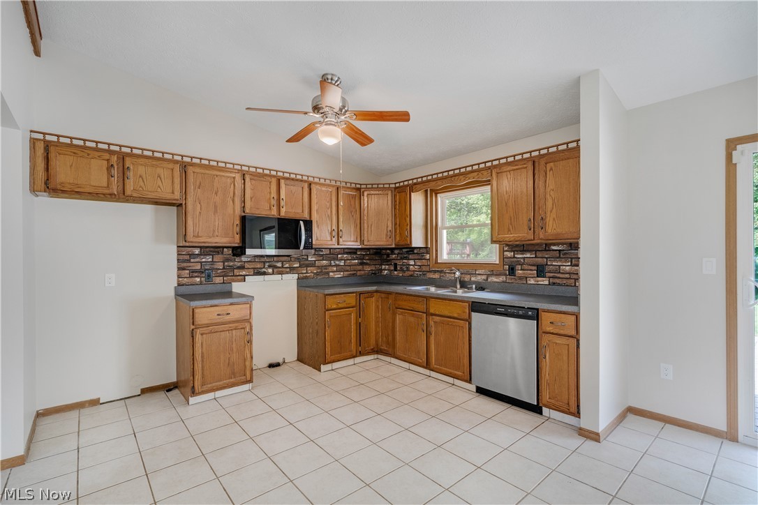 624 Angiline Drive Property Photo 20