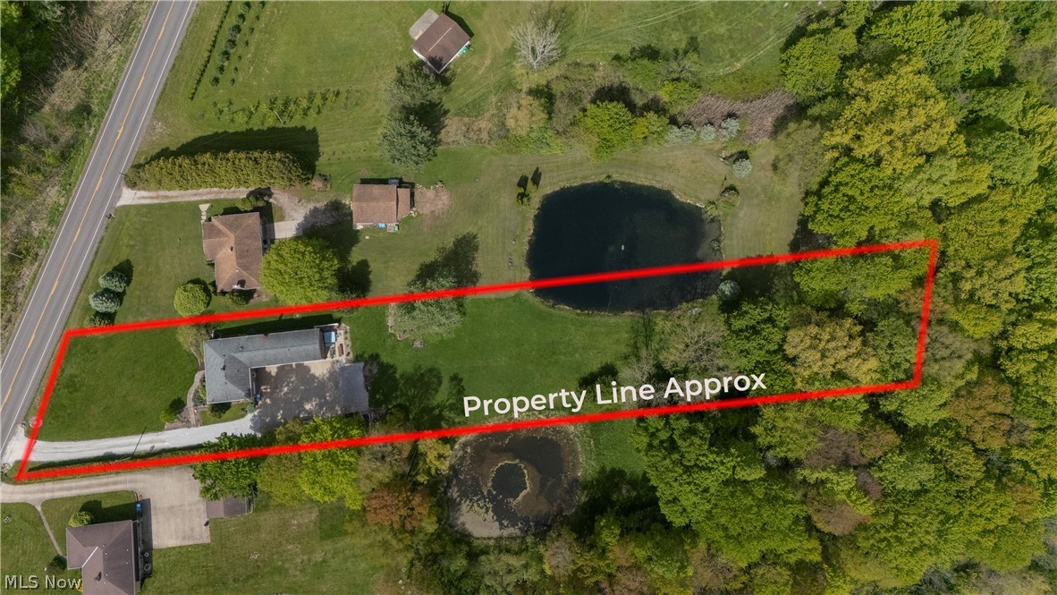 2677 Summit Road Property Photo 3