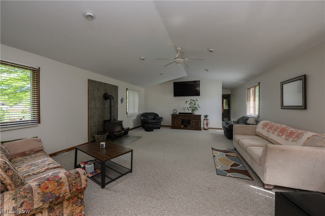 2677 Summit Road Property Photo 6