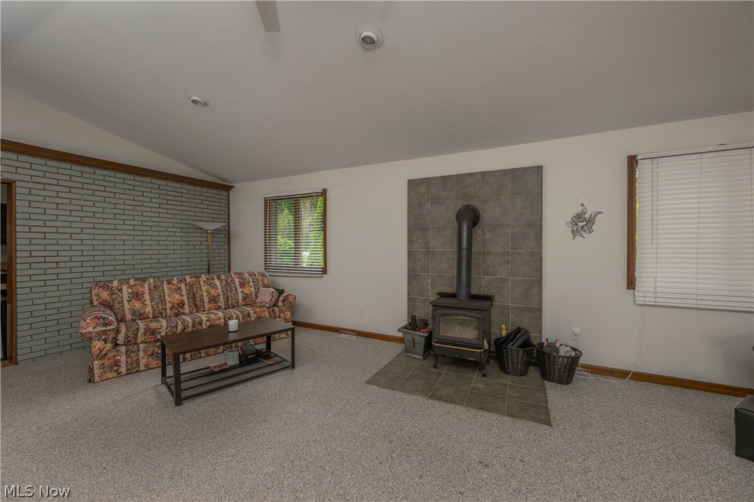2677 Summit Road Property Photo 7